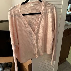 Waffle button up top 💚